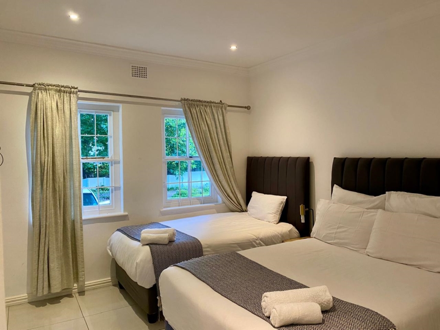 5 Bedroom Property for Sale in Constantia Western Cape